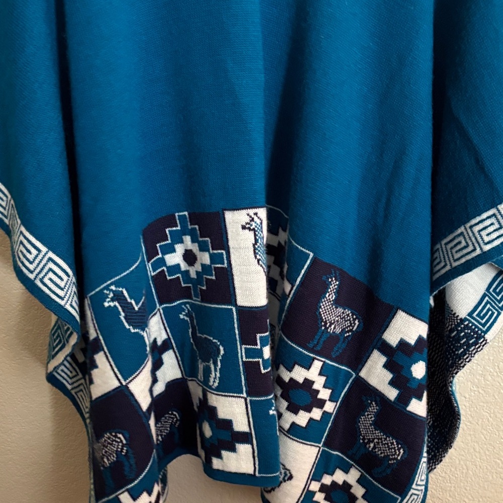 Teal and White Patterned overlay - Picture 7 of 9